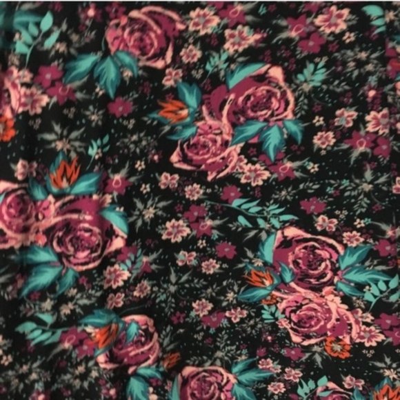 Disney Roses Carly - Picture 2 of 5